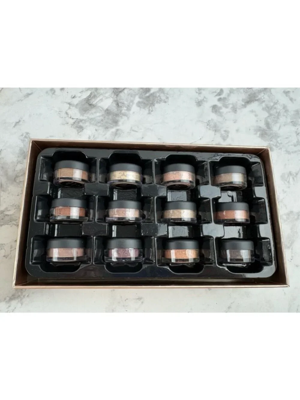 *Bare Minerals Velvet Naturals 12-Piece Sumptuous Eye Collection Shadow